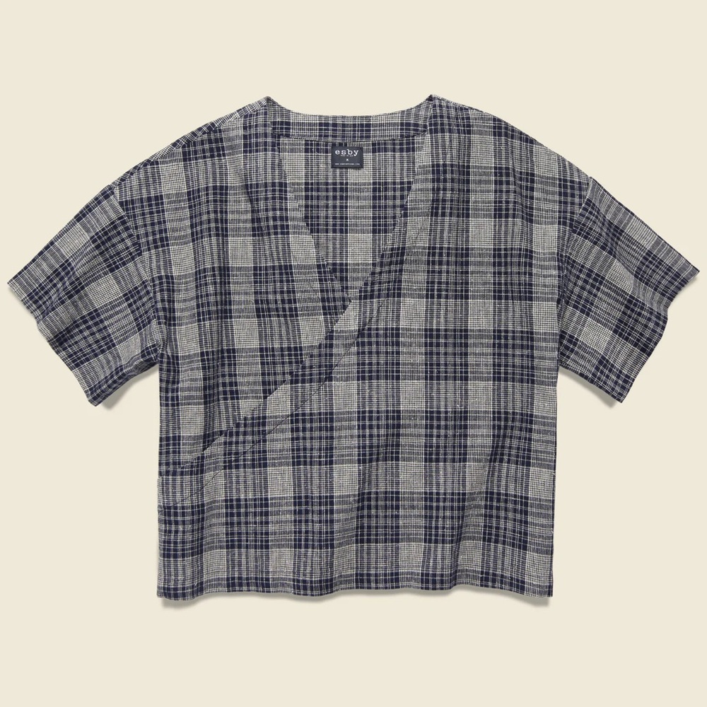 Esby Naomi Boxy Top in Navy/Natural Plaid
